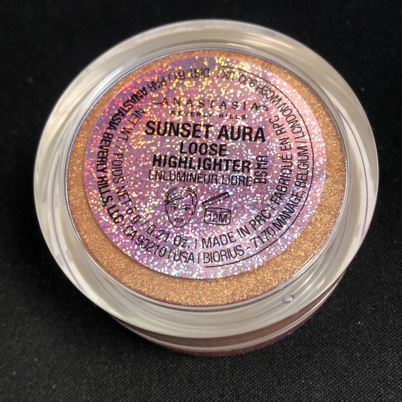 Anastasia Beverly Hills Loose Highlighter - Picture 2 of 6